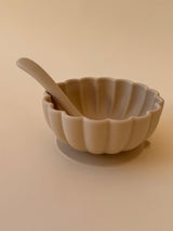 Giftfri barntallrik i silikon med sugpropp beige Cuddlie