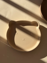 Giftfri barntallrik i silikon med sugpropp beige Cuddlie
